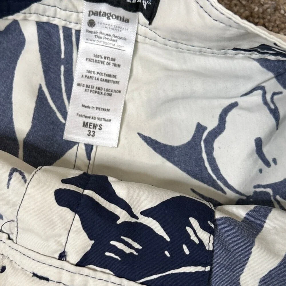 Patagonia Men's Wavefarer Board Shorts blue white palm leaf 33